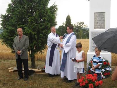 odhalen-pamtn-desky-padlm-v-1svtov-vlce-ve-zlatkov-2014