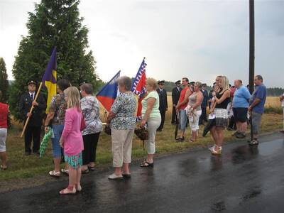 odhalen-pamtn-desky-padlm-v-1svtov-vlce-ve-zlatkov-2014