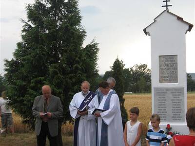 odhalen-pamtn-desky-padlm-v-1svtov-vlce-ve-zlatkov-2014