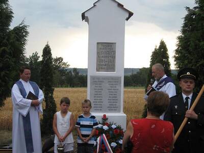 odhalen-pamtn-desky-padlm-v-1svtov-vlce-ve-zlatkov-2014