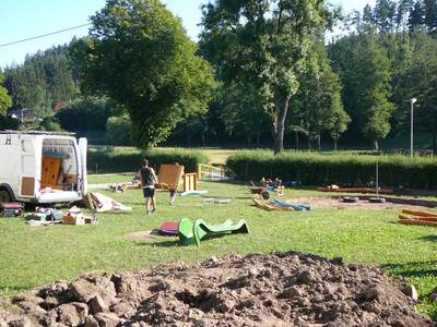 dtsk-hit-u-budovy-koly-v-ron-p-78