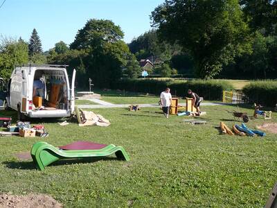 dtsk-hit-u-budovy-koly-v-ron-p-78