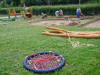 dtsk-hit-u-budovy-koly-v-ron-p-78