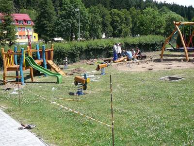 dtsk-hit-u-budovy-koly-v-ron-p-78