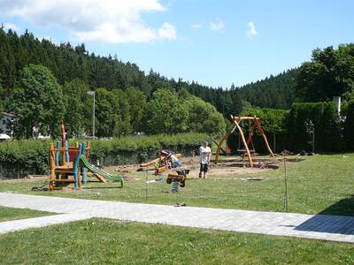 dtsk-hit-u-budovy-koly-v-ron-p-78