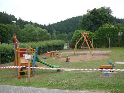 dtsk-hit-u-budovy-koly-v-ron-p-78