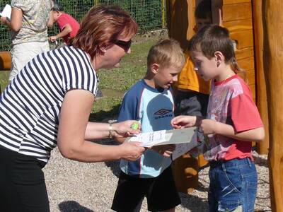 dtsk-hit-u-budovy-koly-v-ron-p-78