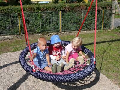 dtsk-hit-u-budovy-koly-v-ron-p-78