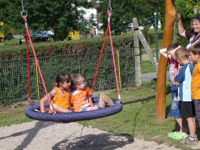 dtsk-hit-u-budovy-koly-v-ron-p-78